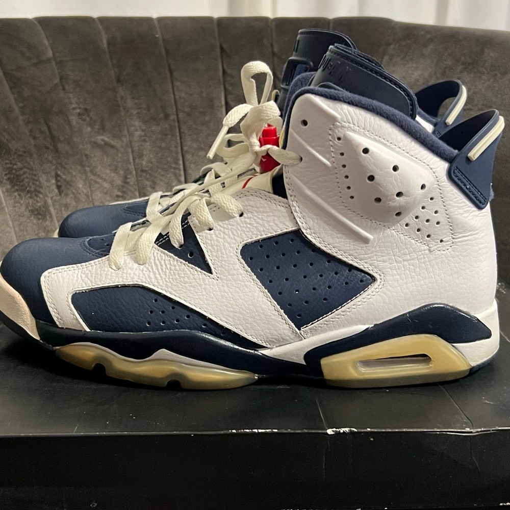 Air Jordan Retro 6 Navy and White